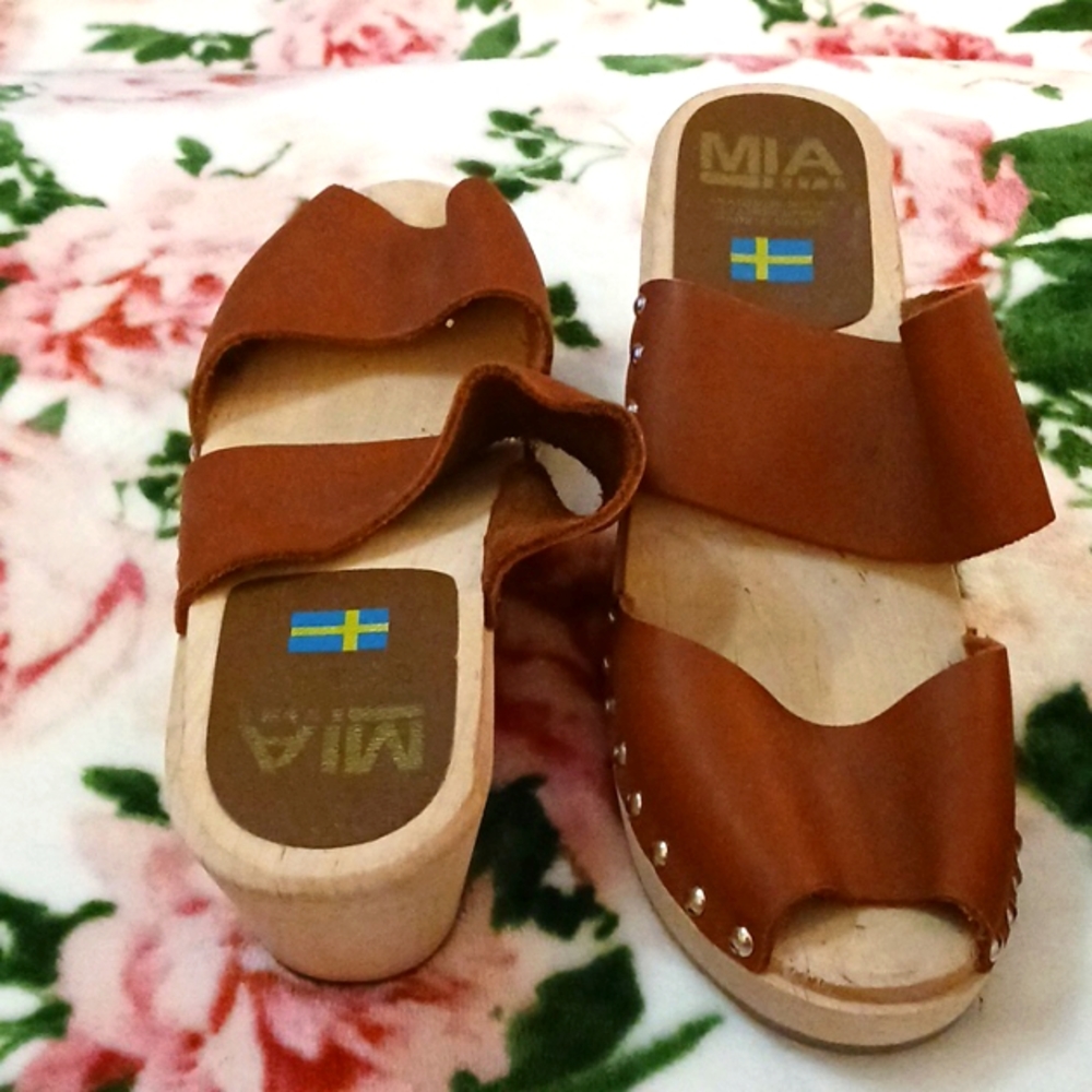 Shoes size 8